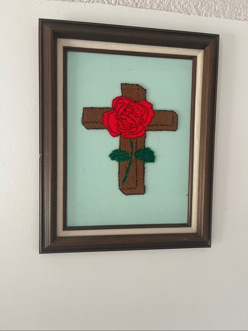 Vintage Cross Crewel 12”/16”